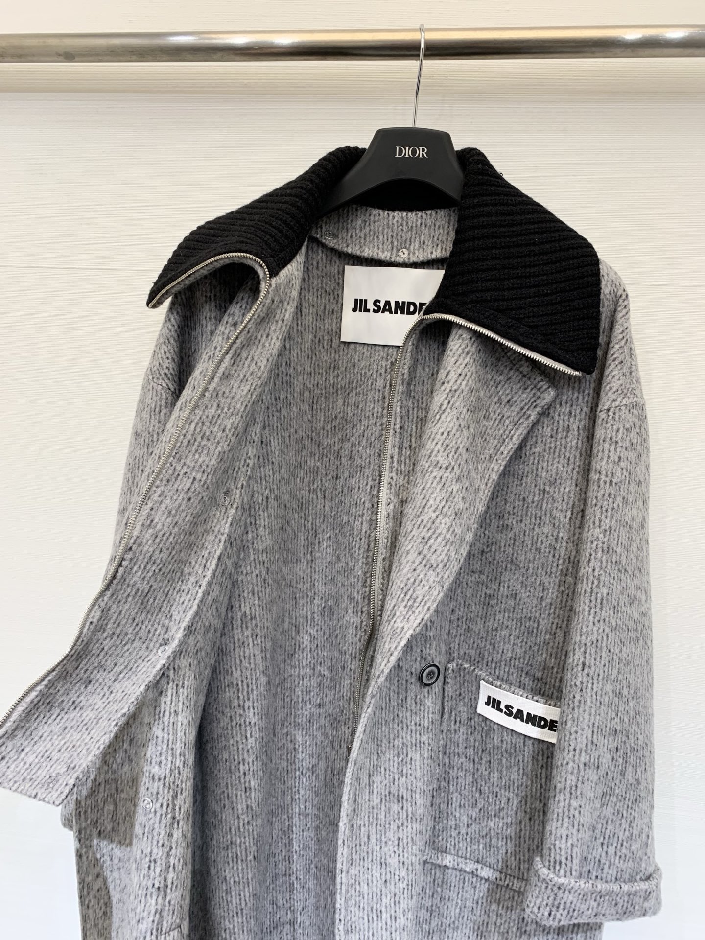 JILSANDER 25秋冬新款 假两件拼接针织领羊毛羊驼毛长款大衣，极简高级的秋冬通勤款，质感柔软且带