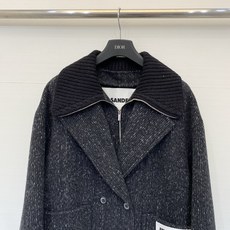 JILSANDER 25秋冬新款 假两件拼接针织领羊毛羊驼毛长款大衣,极简高级的秋冬通勤款,质感柔软且带 JILSANDER 25秋冬新款 假两件拼接针织领羊毛羊驼毛长款大衣,极简高级的秋冬通勤款,质感柔软且带
