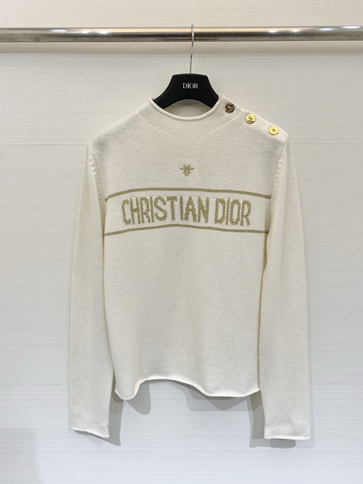 Dior 25圣诞白金限定新款 蜜蜂刺绣长袖针织毛衣 金线logo图案修饰点缀 上身高级氛围感🈵️🈵️ 