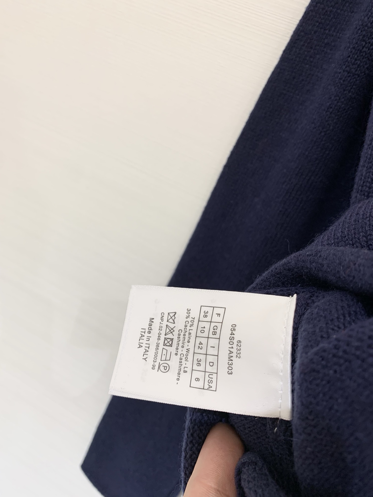 Dior 25圣诞白金限定新款 蜜蜂刺绣长袖针织毛衣 金线logo图案修饰点缀 上身高级氛围感🈵️🈵️ 