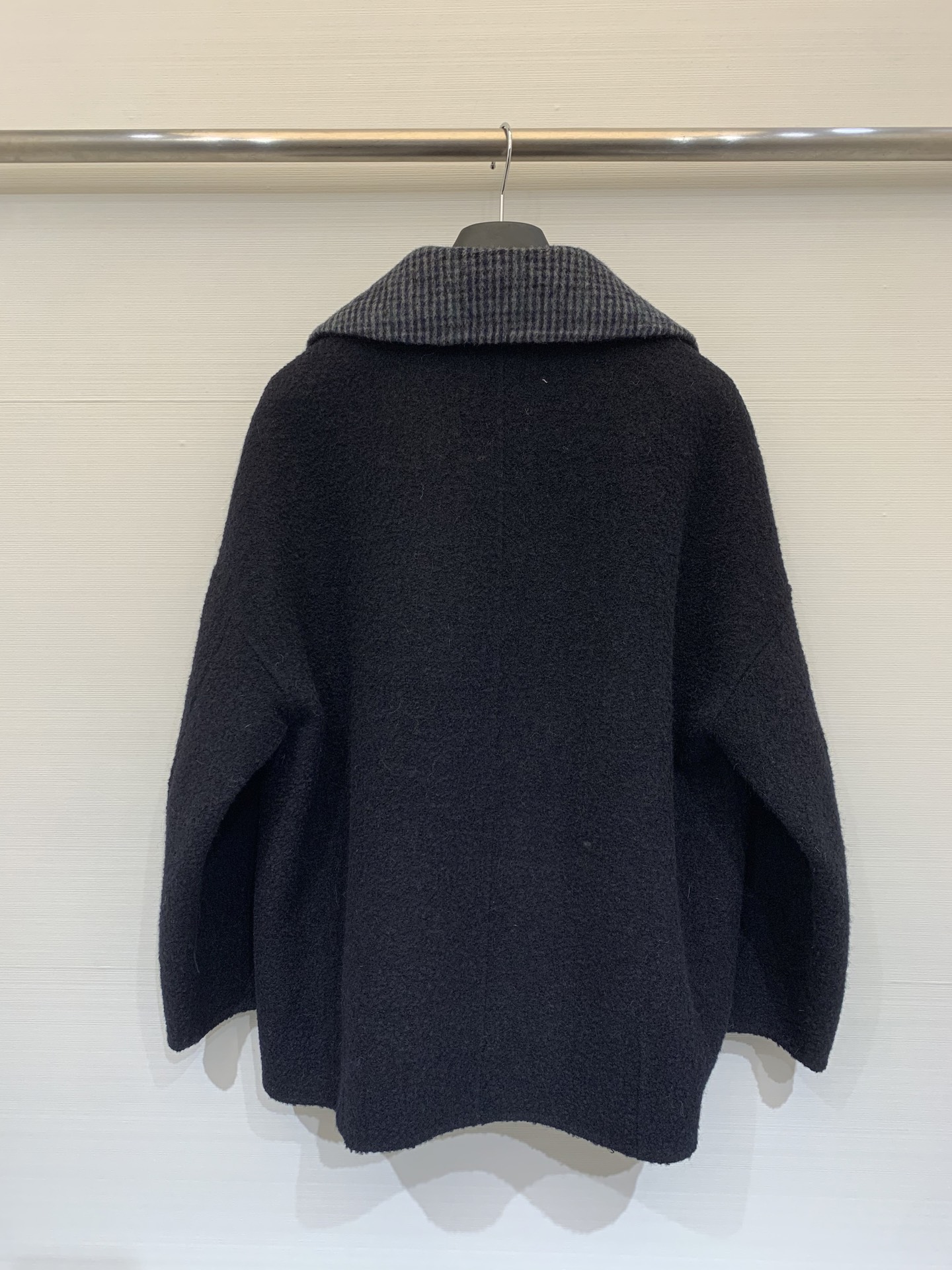 Sacai 25秋冬新款 假两件拼接拉链双面羊毛外套 定制颗粒感羊毛面料 内里拼接格纹假两件设计 两粒扣