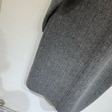 LP 老钱风穿搭 25秋冬新品 袖子撞色车布设计手工羊绒长款大衣外套 定制羊驼绒羊毛面料 质感细腻柔软 LP 老钱风穿搭 25秋冬新品 袖子撞色车布设计手工羊绒长款大衣外套 定制羊驼绒羊毛面料 质感细腻柔软