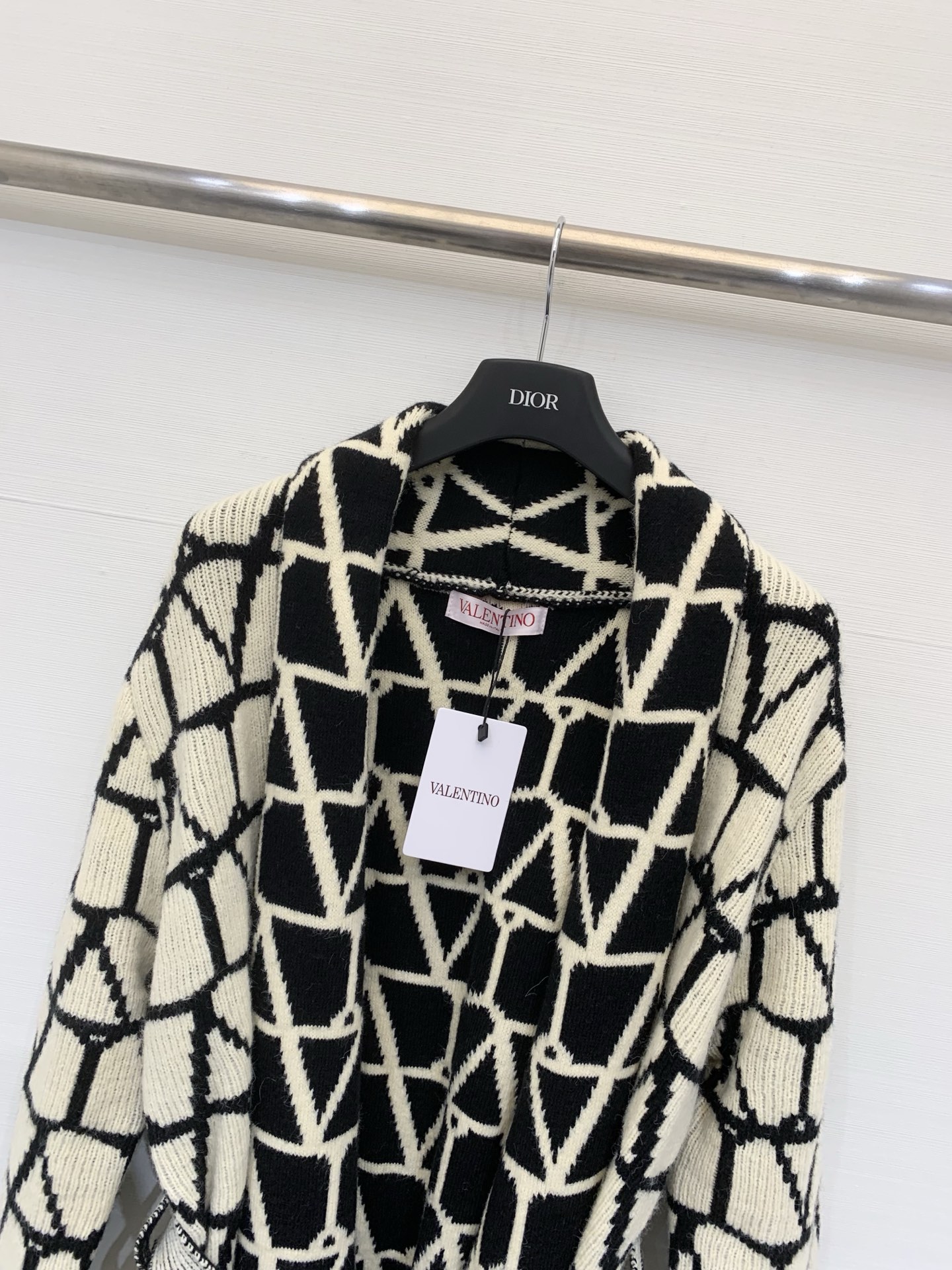 Valentino 25秋冬新款 老花针织长款开衫 经典几何老花图案+美拉德配色 复古高级感满满 宽松版