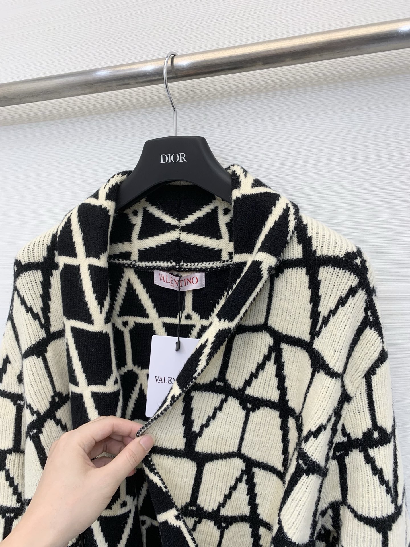Valentino 25秋冬新款 老花针织长款开衫 经典几何老花图案+美拉德配色 复古高级感满满 宽松版