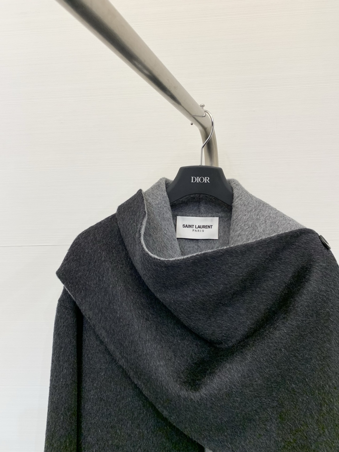 YSL 25秋冬新款 围巾🧣领双面羊毛长袍长款大衣 甄选100%双面绵羊毛面料 微喇剪裁 经典度假风 长