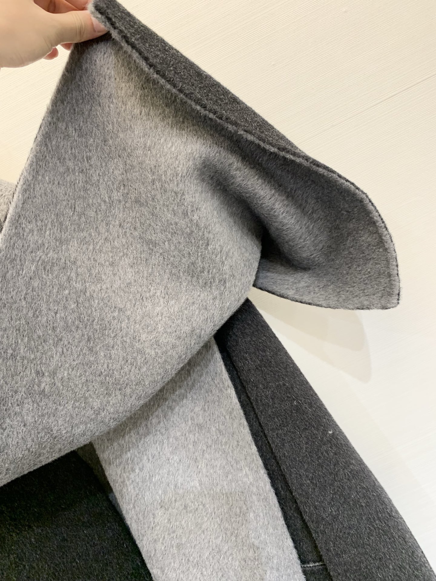 YSL 25秋冬新款 围巾🧣领双面羊毛长袍长款大衣 甄选100%双面绵羊毛面料 微喇剪裁 经典度假风 长