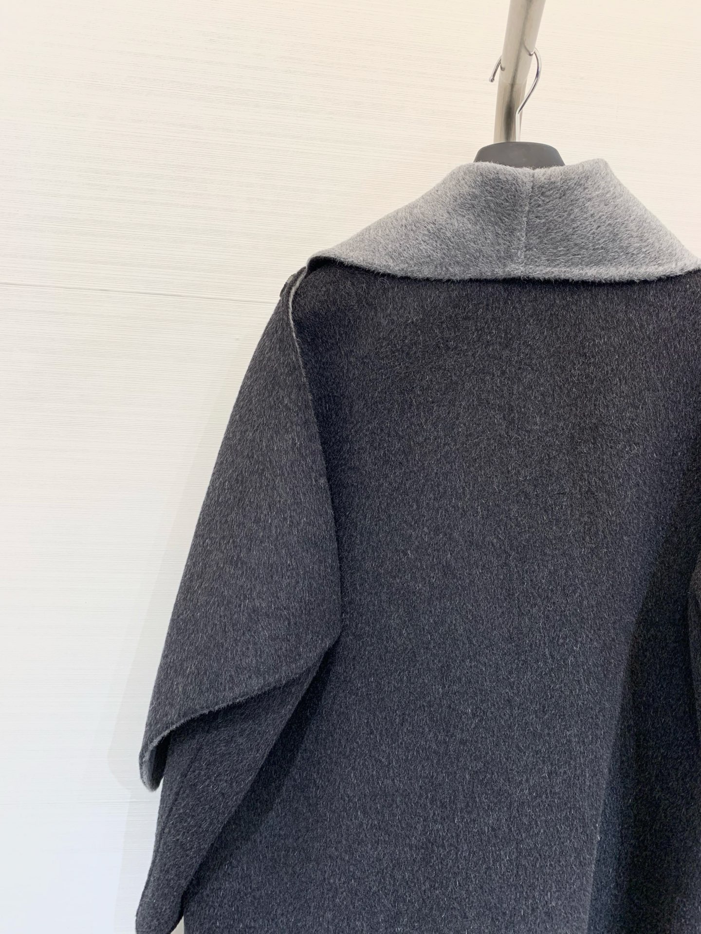 YSL 25秋冬新款 围巾🧣领双面羊毛长袍长款大衣 甄选100%双面绵羊毛面料 微喇剪裁 经典度假风 长