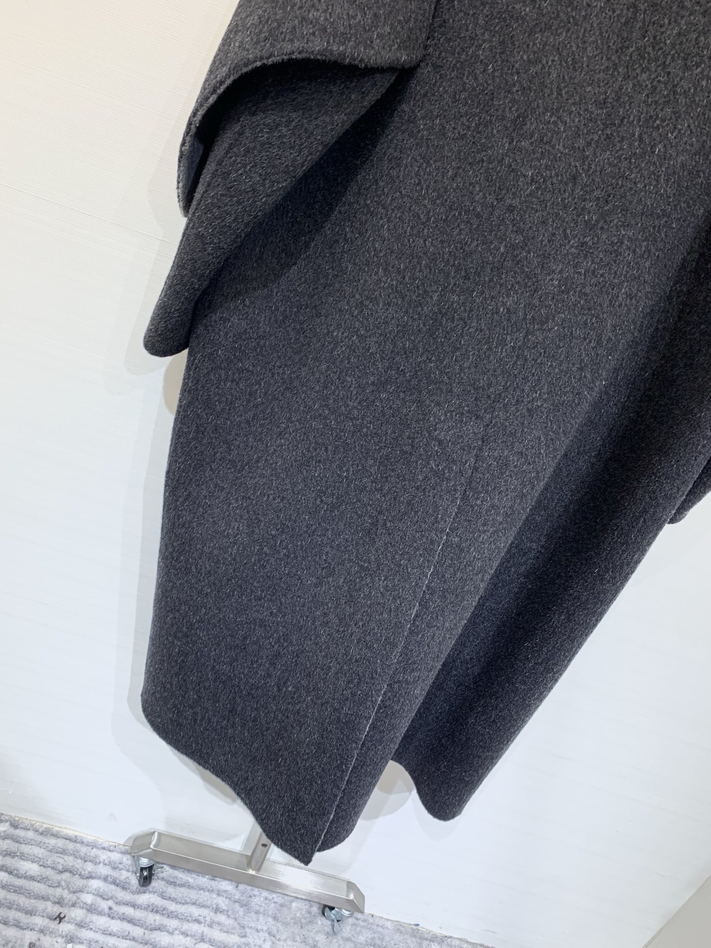 YSL 25秋冬新款 围巾🧣领双面羊毛长袍长款大衣 甄选100%双面绵羊毛面料 微喇剪裁 经典度假风 长