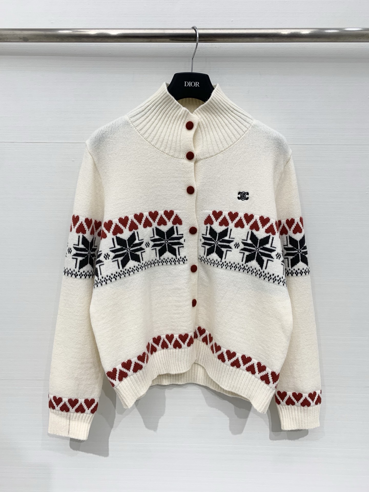 NO:659073,Celine 25 autumn and winter new Christmas style wool cardigan, Christmas logo pattern decoration, upper body with high-end atmosphere, three colors //,,celine,alexander wang19860909Celine 25秋冬圣诞新款 羊毛开衫 圣诞款 logo图案修饰点缀 上身高级氛围感 三色//,,celine,alexander wang,Women's clothing