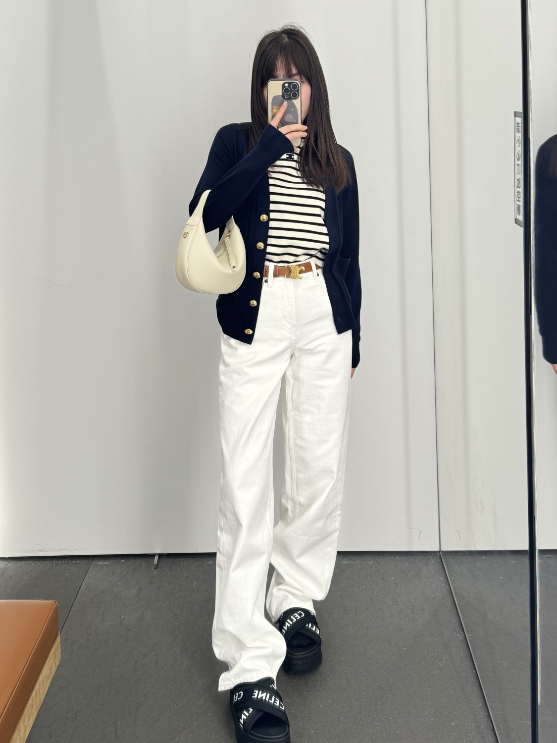 NO:683172,,,19860909,,,Women's clothing