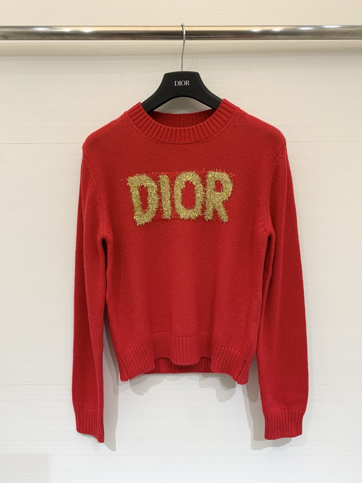 NO:686207,Dior 25 new autumn and winter style, round neck knitted long-sleeved style, logo pattern decoration, series models shipped, upper body with high-end atmosphere, two-color SML,, dior,19860909Dior 25秋冬新款 圆领针织长袖款 logo图案修饰点缀 系列款出货 上身高级氛围感 两色SML,,dior,,Women's clothing