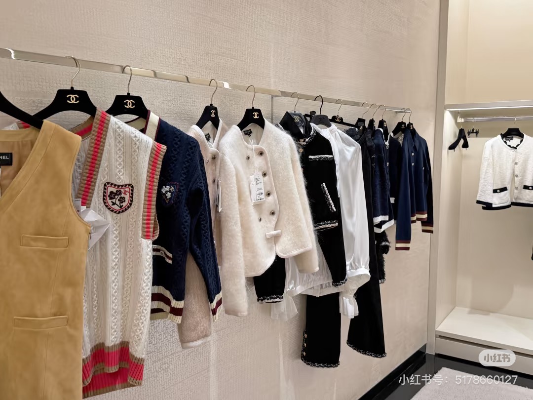 NO:686208,,,19860909,,,Women's clothing