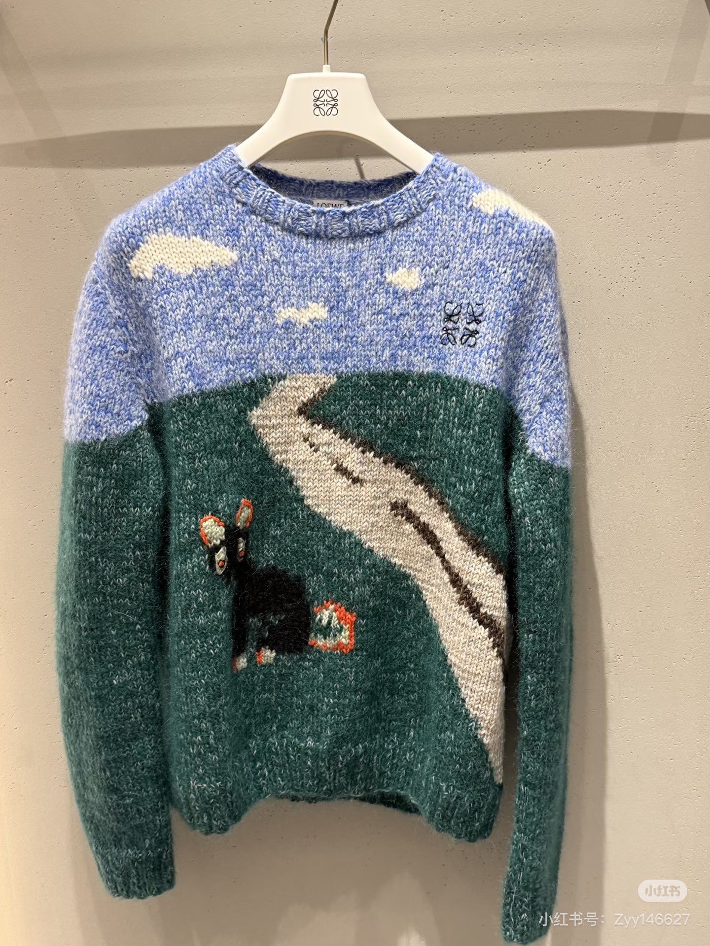 NO:708357,,,19860909,,,Women's clothing