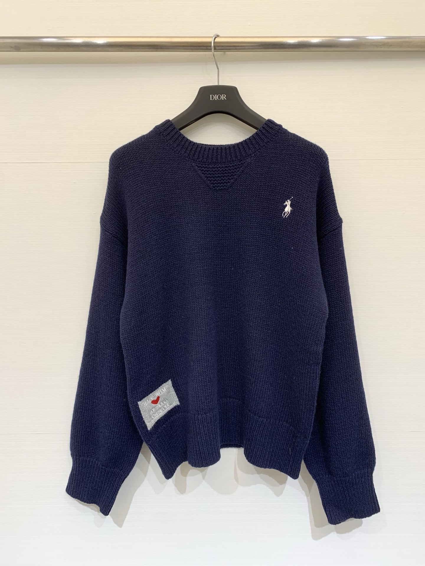 NO:708364,Ralph Lauren Polo 26 early spring new model, college style pony mark long-sleeved style, logo pattern decoration on the upper body, full of high-end atmosphere, one color sml,, loro piana,19860909Ralph Lauren Polo 26早春新款 学院风小马标长袖款 logo图案修饰点缀 上身高级氛围感十足 一色sml,,loro piana,,Women's clothing
