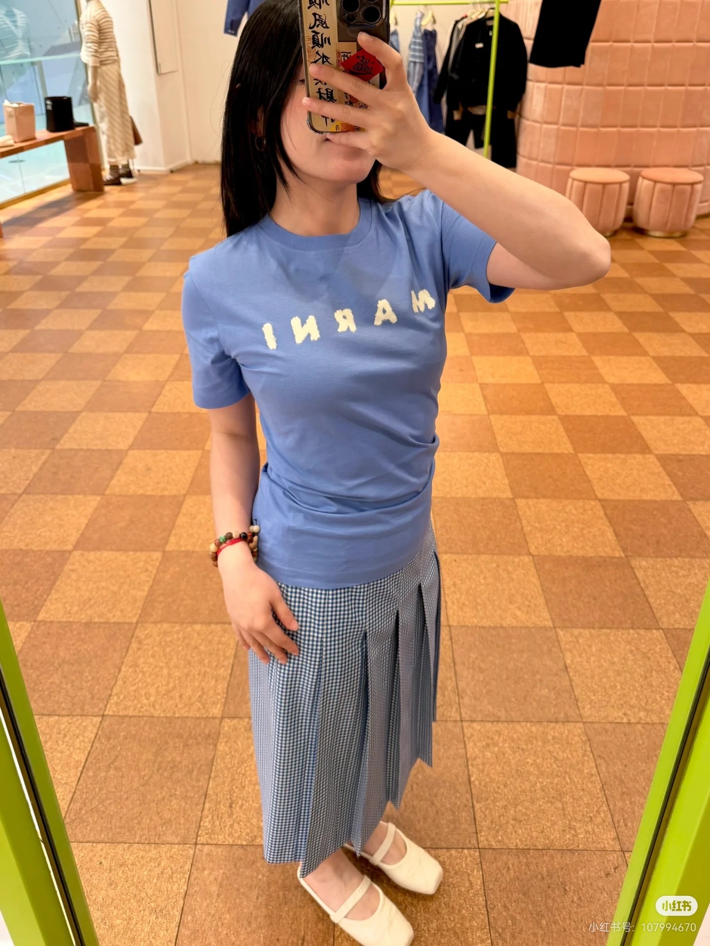 NO:717526,,,19860909,,,Women's clothing