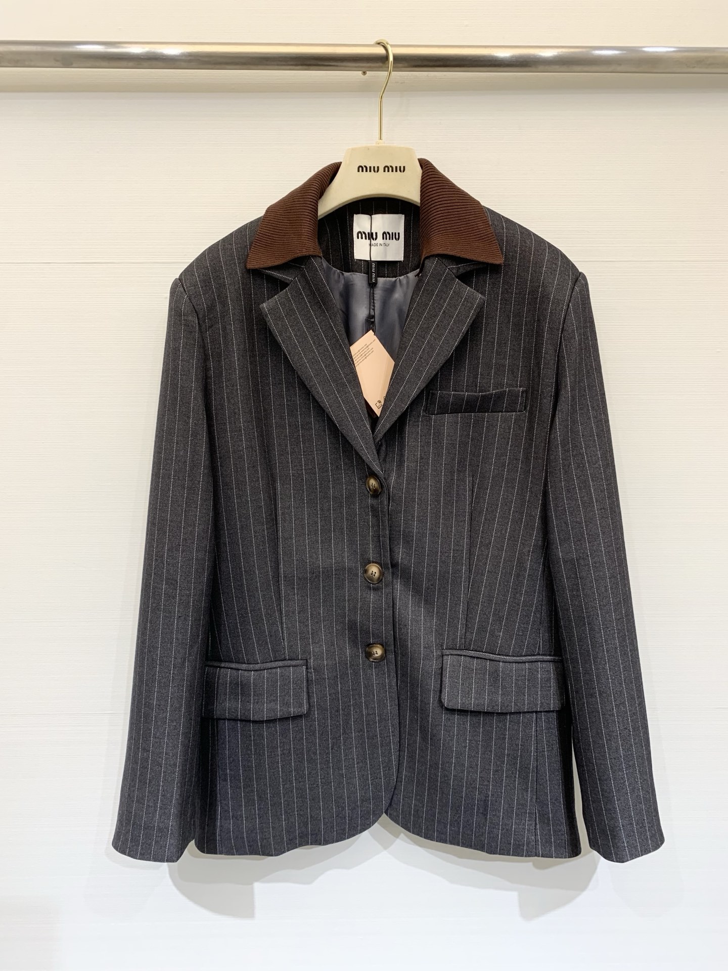 NO:715747,MIUMI* Classic New Style Stitched Contrast Threaded Lapel Striped Suit Jacket Lettering Patch Embroidery Size SML,,miumiu,jackets & coats,business suit,19860909MIUMI* 经典款 新款 拼接撞色螺纹翻领条纹西装外套 字母贴布绣点缀 码数SML,,miumiu,jackets & coats,business suit,,Women's clothing