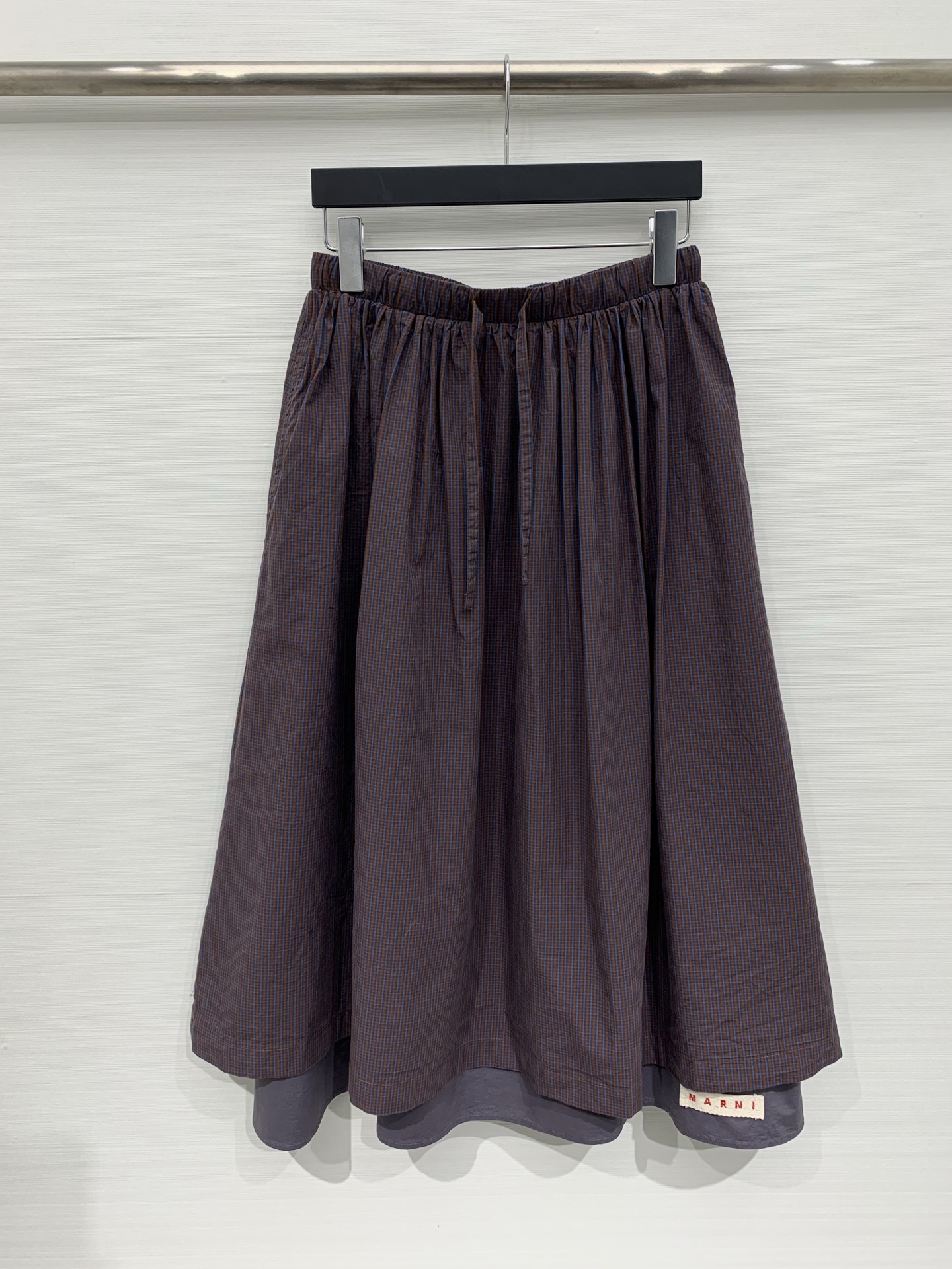NO:715713,Marni 26 early spring new style, loose spliced ​​skirt with elastic waist, logo embellished on the hem, very classic and rich colors, good upper body effect, size SML,,marni,skirts,19860909Marni 26早春新款 松紧腰宽松拼接半裙 下摆点缀Logo 色彩非常经典丰富 上身效果很好 码数SML,,marni,skirts,,Women's clothing