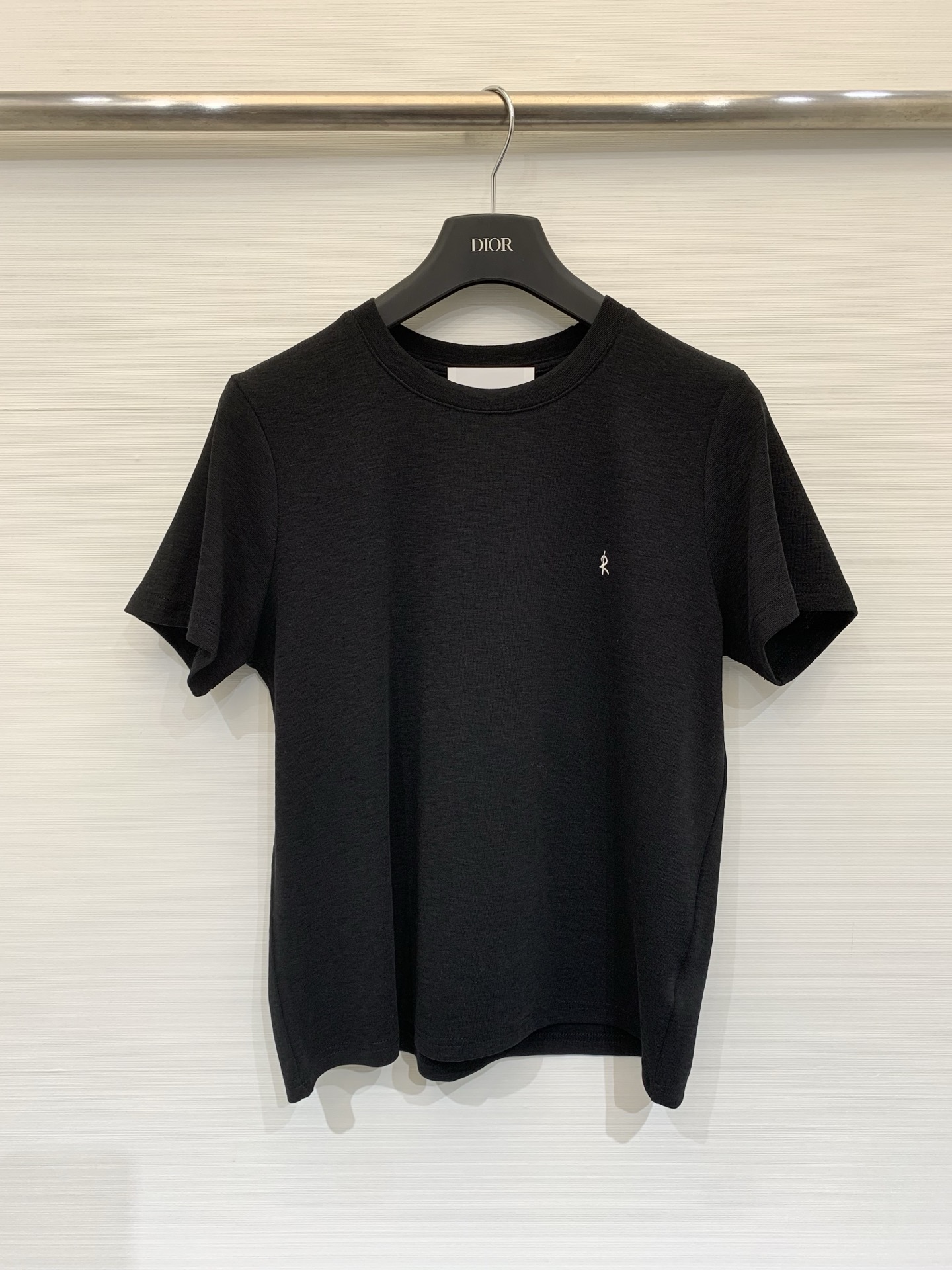 NO:751524,R13 26 new spring and summer style round neck R letter embroidered T-shirt short sleeves, normal fit, super draped combed cotton fabric, comfortable and breathable, four colors (dark gray, light gray, black, white), size SM, T-shirt, tees, t-shirt,19860909R13 26春夏新款 圆领R字母刺绣T恤短袖,正常版型,超垂顺的精梳棉面料,舒服透气 四色（深灰 浅灰 黑色 白色） 码数SM,,T-shirt,tees，t-shirt,,Women's clothing