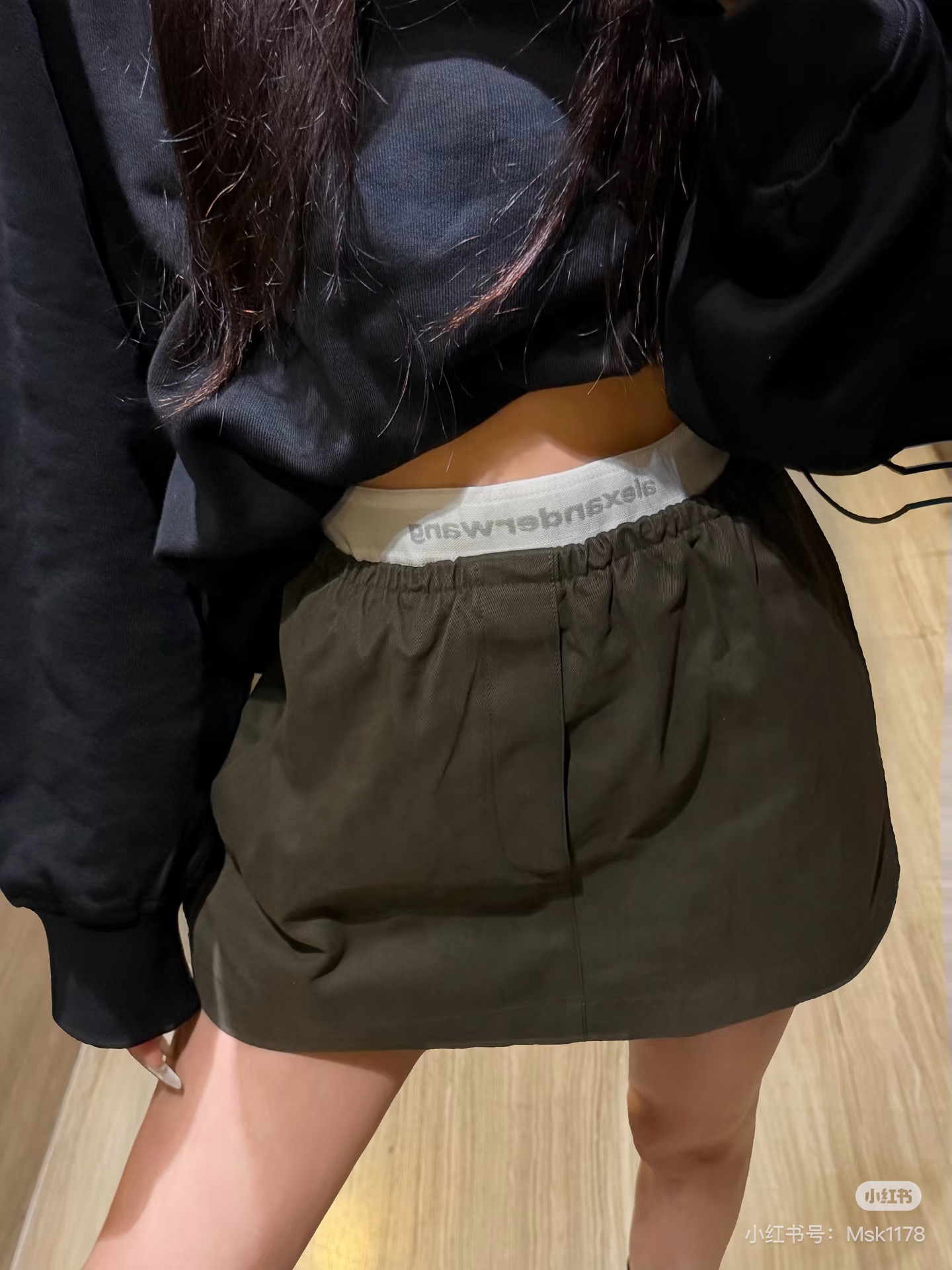 NO:751506,,,19860909,,,Women's clothing