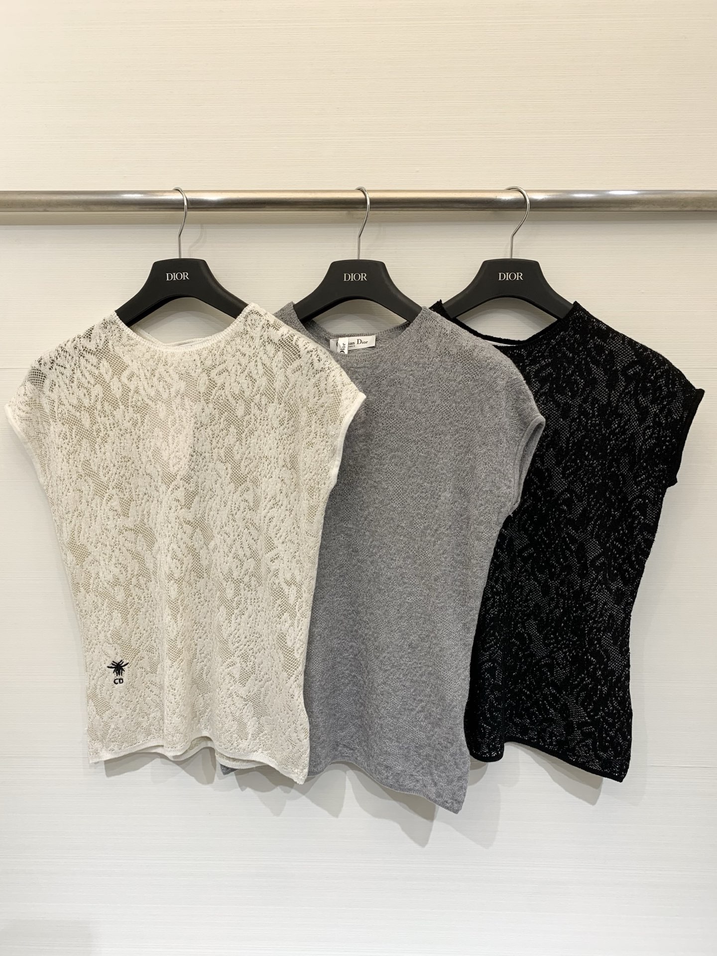 NO:758090,26 spring and summer new style lace knitted vest, breathable fabric, design and embellishment!  Upper body high-end atmosphere code number//,,1986090926春夏新款 蕾丝针织背心 面料透气 设计修饰点缀！上身高级氛围感 码数//,,,Women's clothing