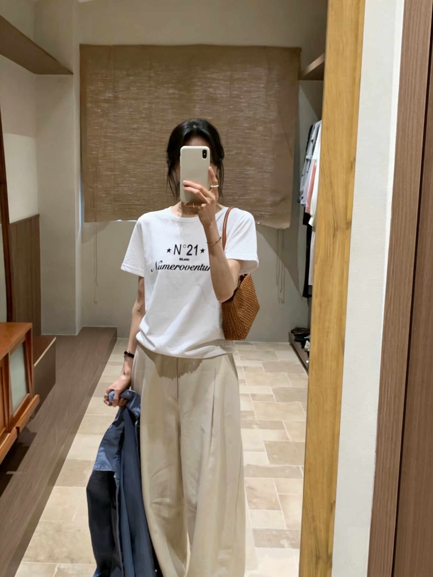 NO:761261,,,19860909,,,Women's clothing