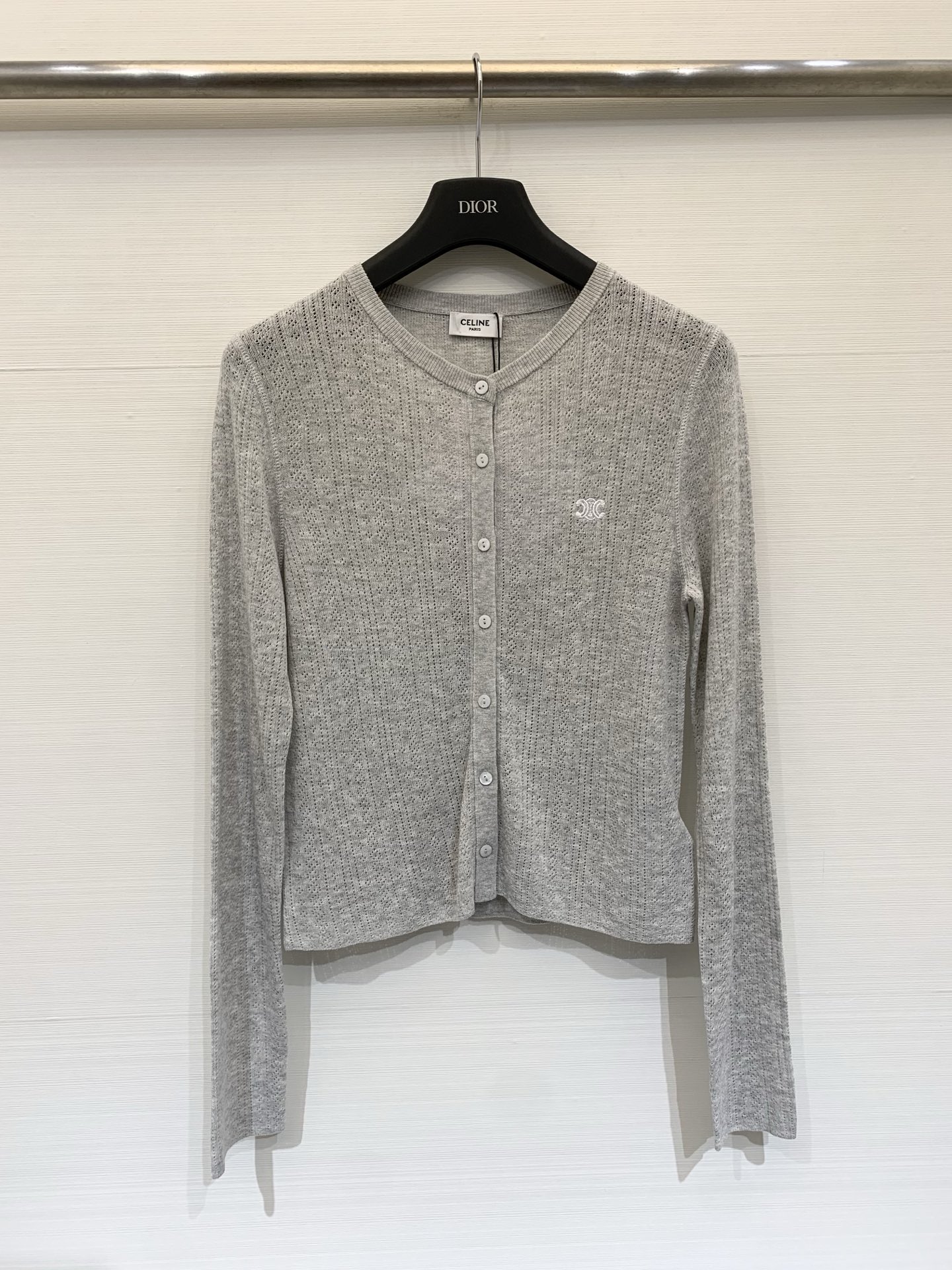 NO:794375,Celine 26 spring and summer new model, hollow simple casual style long-sleeved style, logo pattern decoration and upper body high-end atmosphere, three colors SML P,,celine,19860909Celine 26春夏新款 镂空简约休闲风长袖款 logo图案修饰点缀 上身高级氛围感 三色SML P,,celine,,Women's clothing