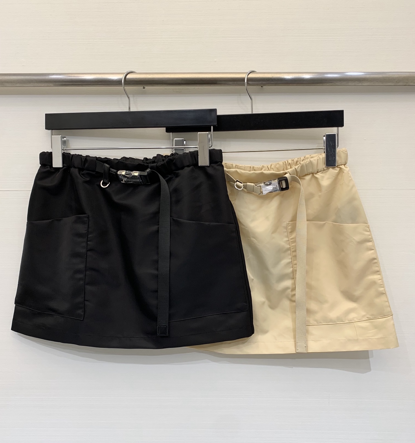 NO:797953,Prada* 26 spring and summer new style, double pocket A-line nylon skirt with belt, universal summer matching item, two-color SML, prada, skirts,19860909Prada* 26春夏新款 双口袋A字尼龙半裙 配腰带 夏季万能搭配单品 两色SML,,prada,skirts,,Women's clothing