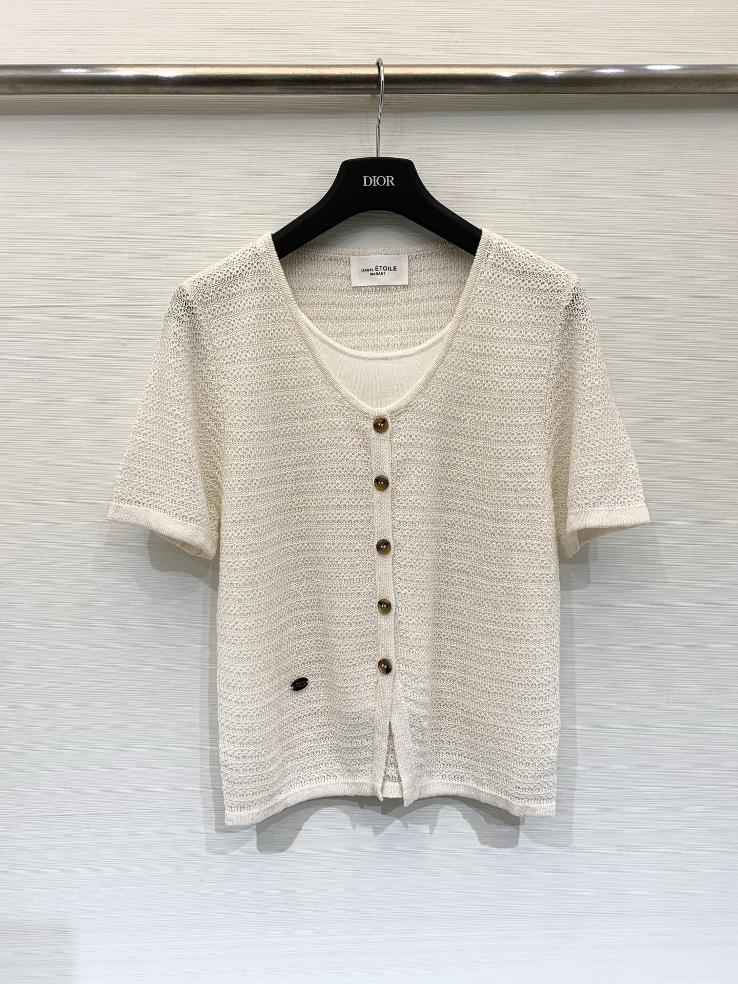 NO:799360,Isabel Marant toile 26 spring and summer new model, fake two-piece hollow knitted linen short sleeves, fake two-piece design, creates a layered atmosphere, fine hollow mesh texture, breathable and light, French casual, gentle commuting style, suitable for spring and summer layering, size SML,, T-shirt,19860909Isabel Marant toile 26春夏新款 假两件镂空针织亚麻短袖,假两件设计,营造层次氛围感,细密的镂空网眼纹理,透气轻盈,法式休闲、温柔通勤风,适合春夏叠穿搭配 码数SML,,T-shirt,,Women's clothing