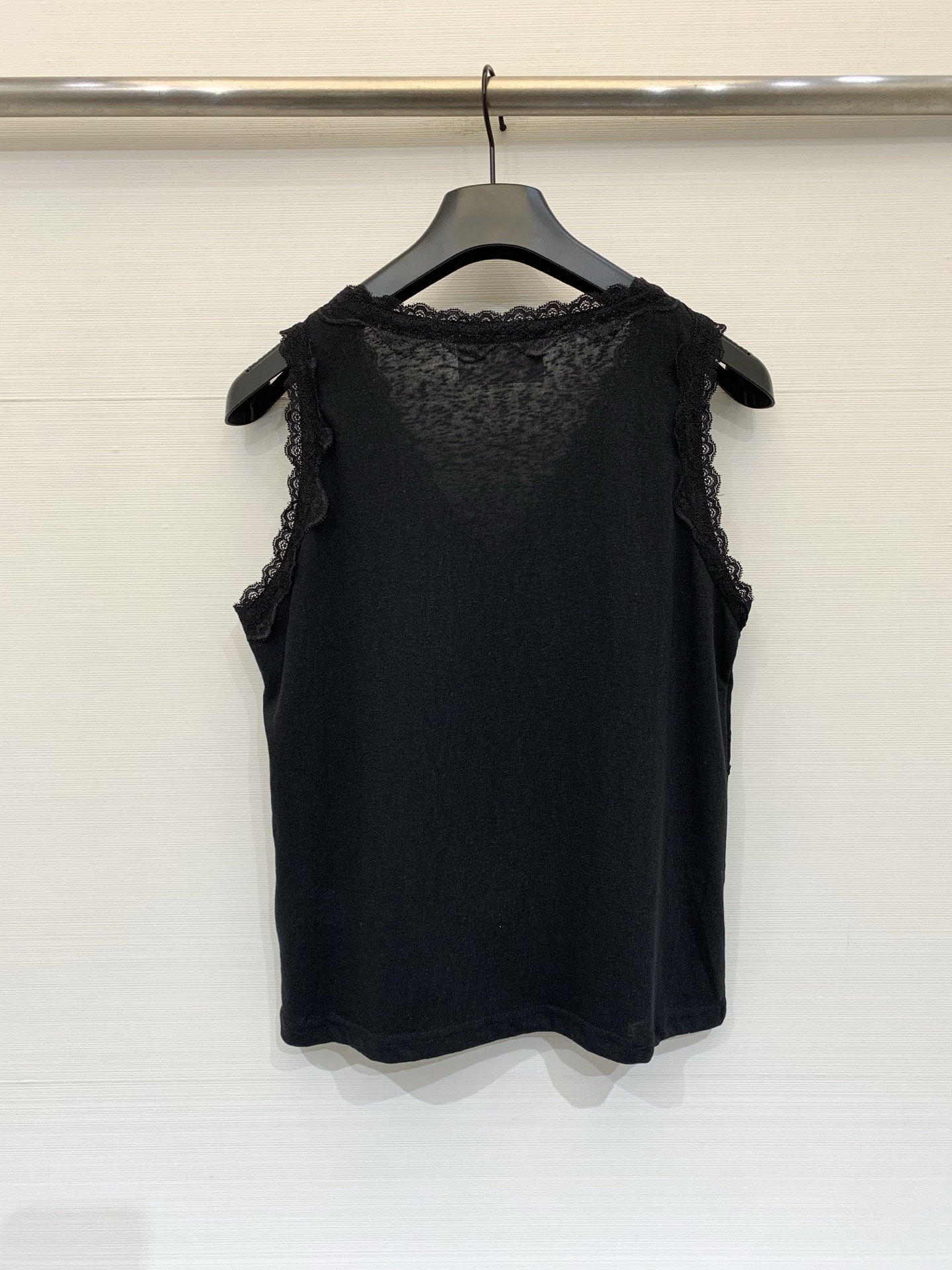 Isabel Marant Étoile 26夏季新款 蕾丝拼接吊带背心，直筒版型，长度适中，V领边缘、