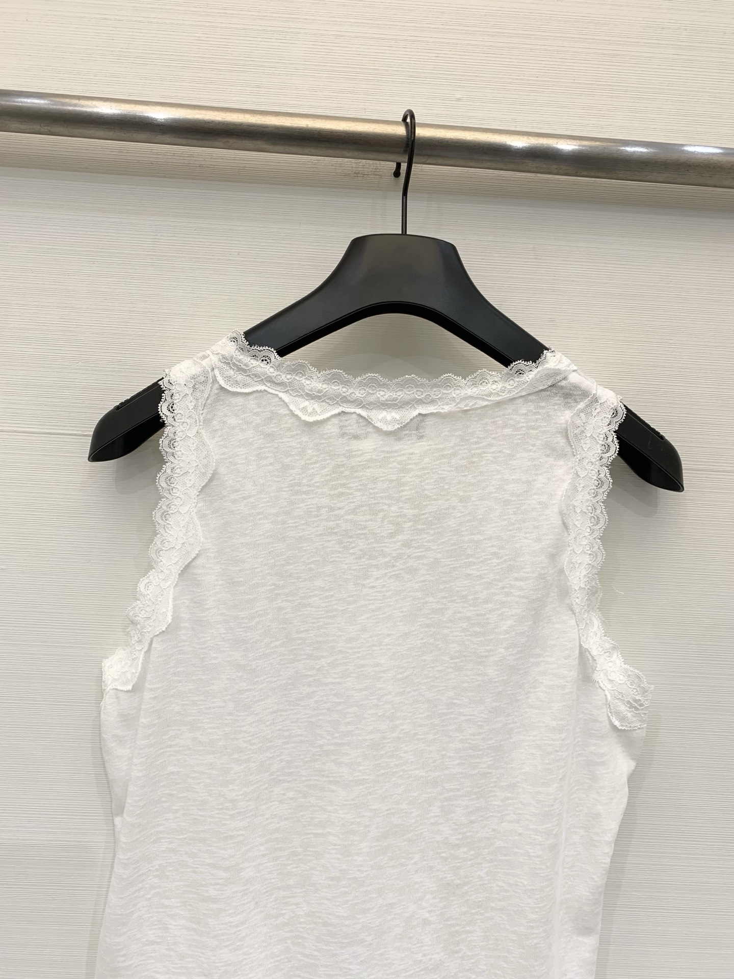 Isabel Marant Étoile 26夏季新款 蕾丝拼接吊带背心，直筒版型，长度适中，V领边缘、