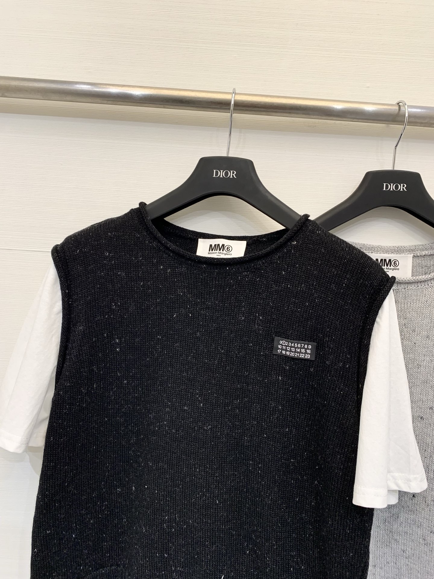 MM6 Maison Margiela 26春夏新款 假两件圆领短袖T恤，假两件叠穿设计，定制雪花杂点羊