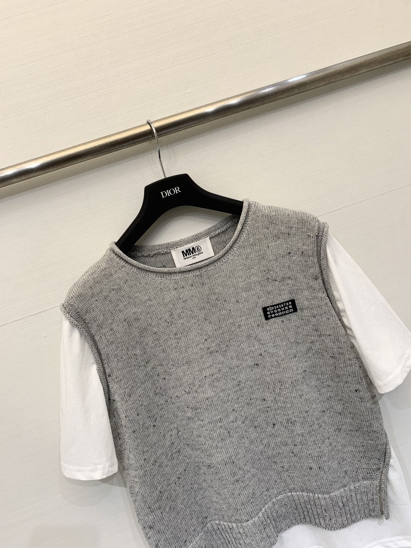 MM6 Maison Margiela 26春夏新款 假两件圆领短袖T恤，假两件叠穿设计，定制雪花杂点羊