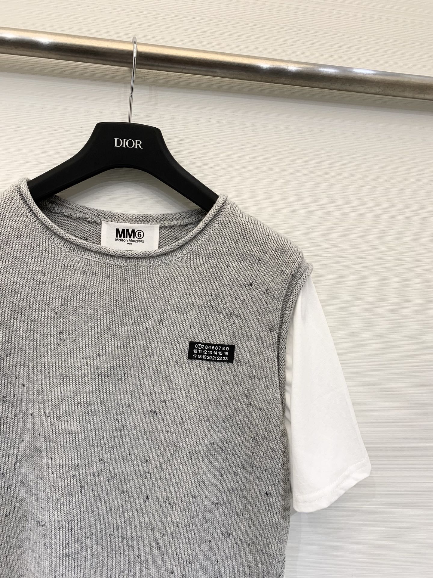 MM6 Maison Margiela 26春夏新款 假两件圆领短袖T恤，假两件叠穿设计，定制雪花杂点羊