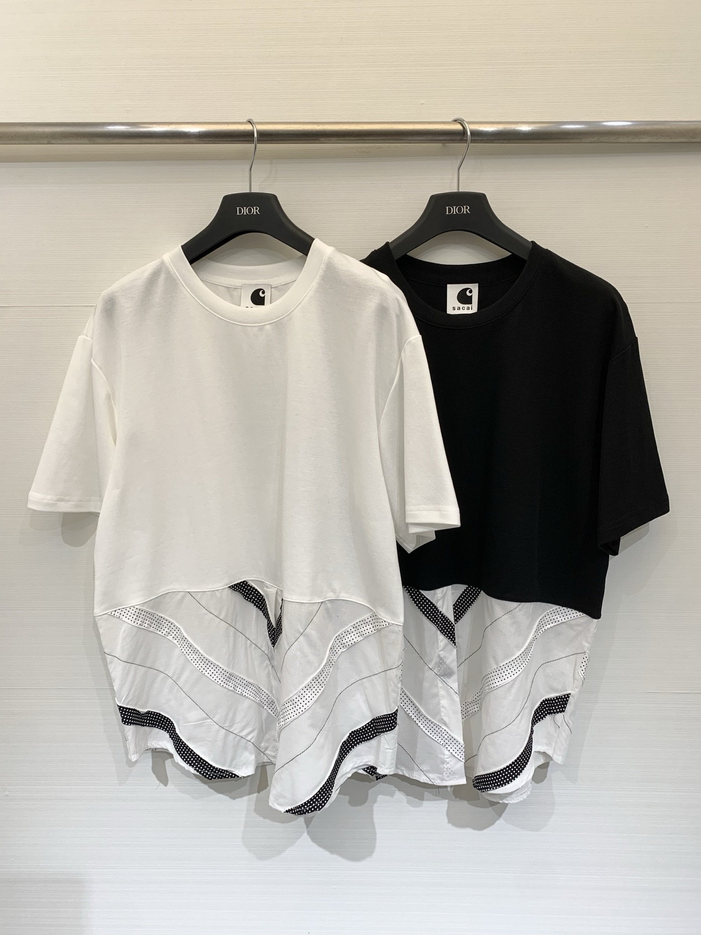 Sacai 26春夏新款 波点拼接假两件短袖T恤，oversized廓形，假两件设计，层次感十足，日系解