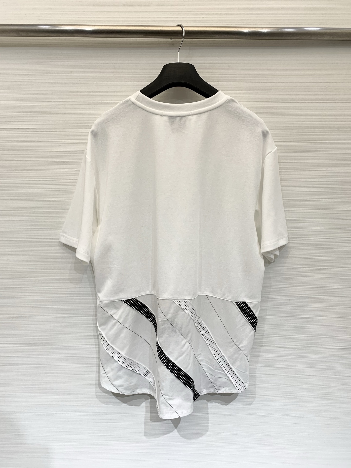 Sacai 26春夏新款 波点拼接假两件短袖T恤，oversized廓形，假两件设计，层次感十足，日系解
