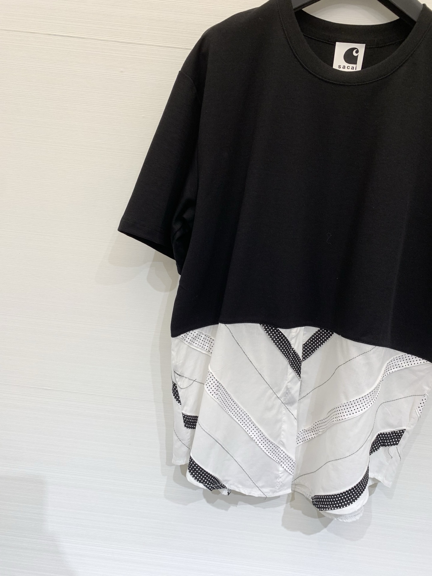 Sacai 26春夏新款 波点拼接假两件短袖T恤，oversized廓形，假两件设计，层次感十足，日系解