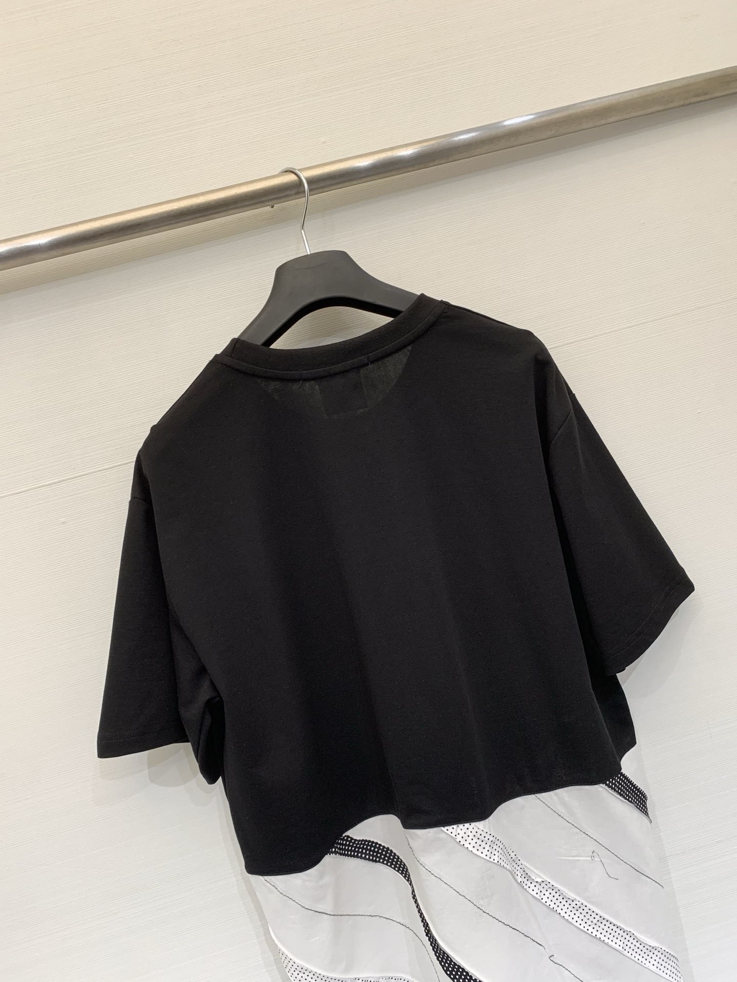 Sacai 26春夏新款 波点拼接假两件短袖T恤，oversized廓形，假两件设计，层次感十足，日系解