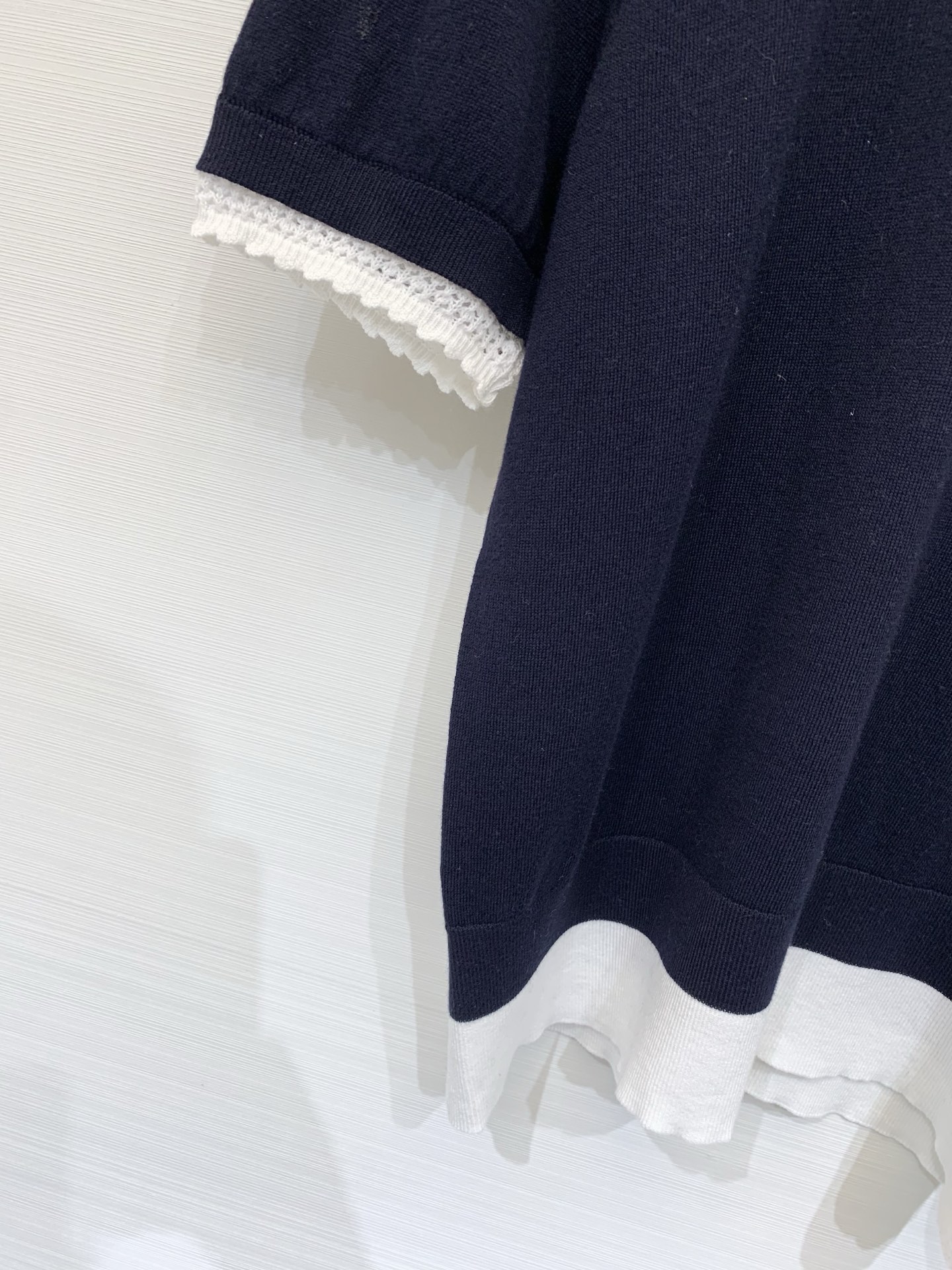 MIUMI* 26夏季新款 假两件圆领短袖款 logo图案修饰点缀 上身高级氛围感十足 三色SML