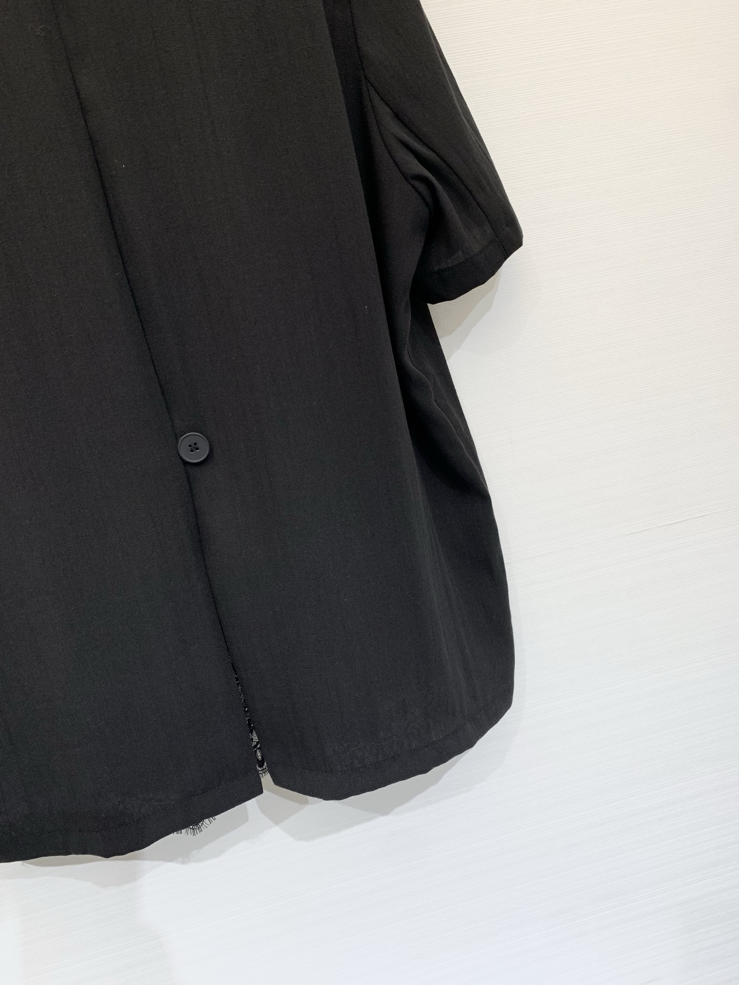 Chloé 26夏季新款 蕾丝拼接短袖西服外套，左胸Logo织唛标+领标，外层垂坠抗皱西装料，单排扣+双