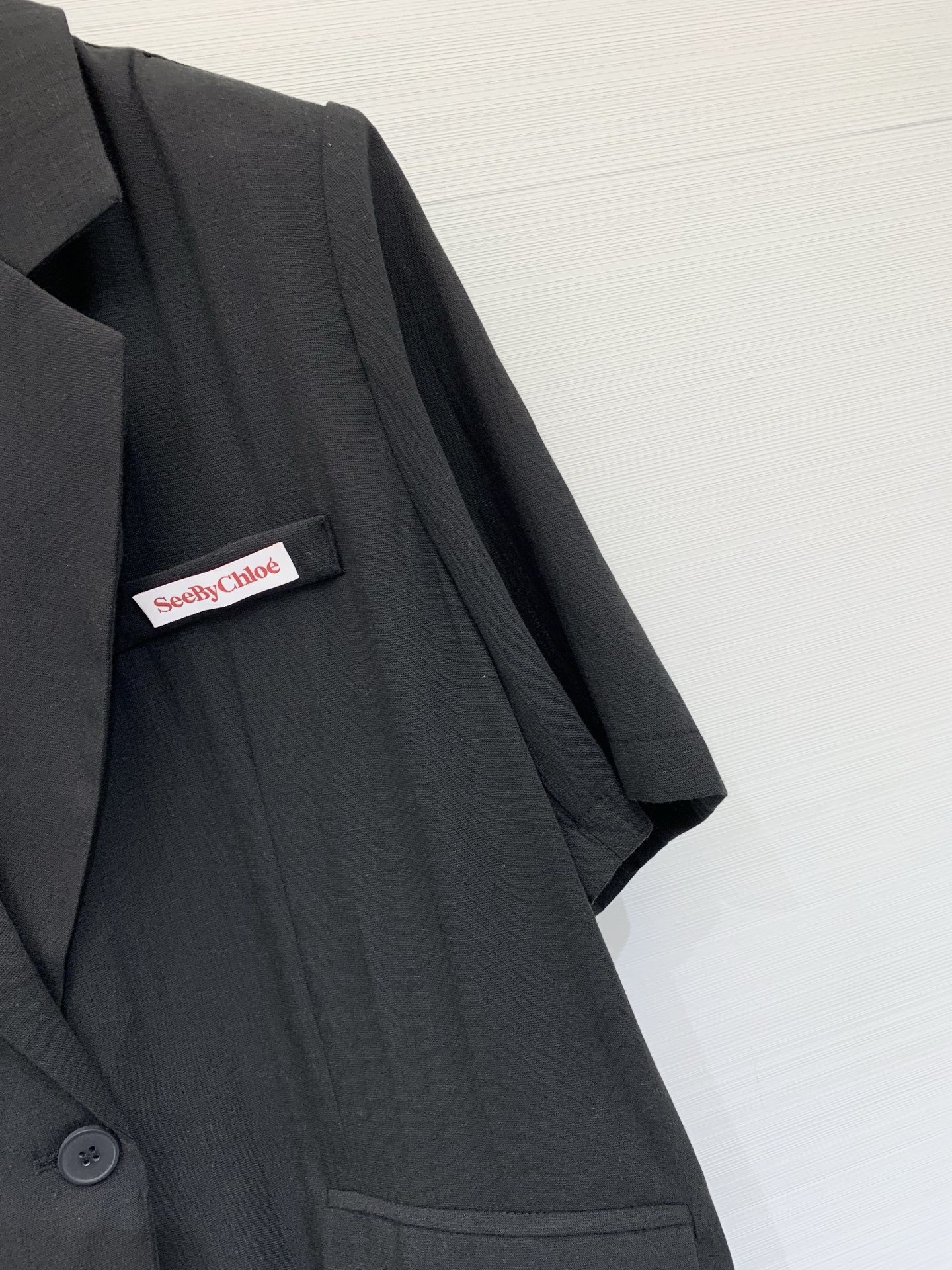 Chloé 26夏季新款 蕾丝拼接短袖西服外套，左胸Logo织唛标+领标，外层垂坠抗皱西装料，单排扣+双