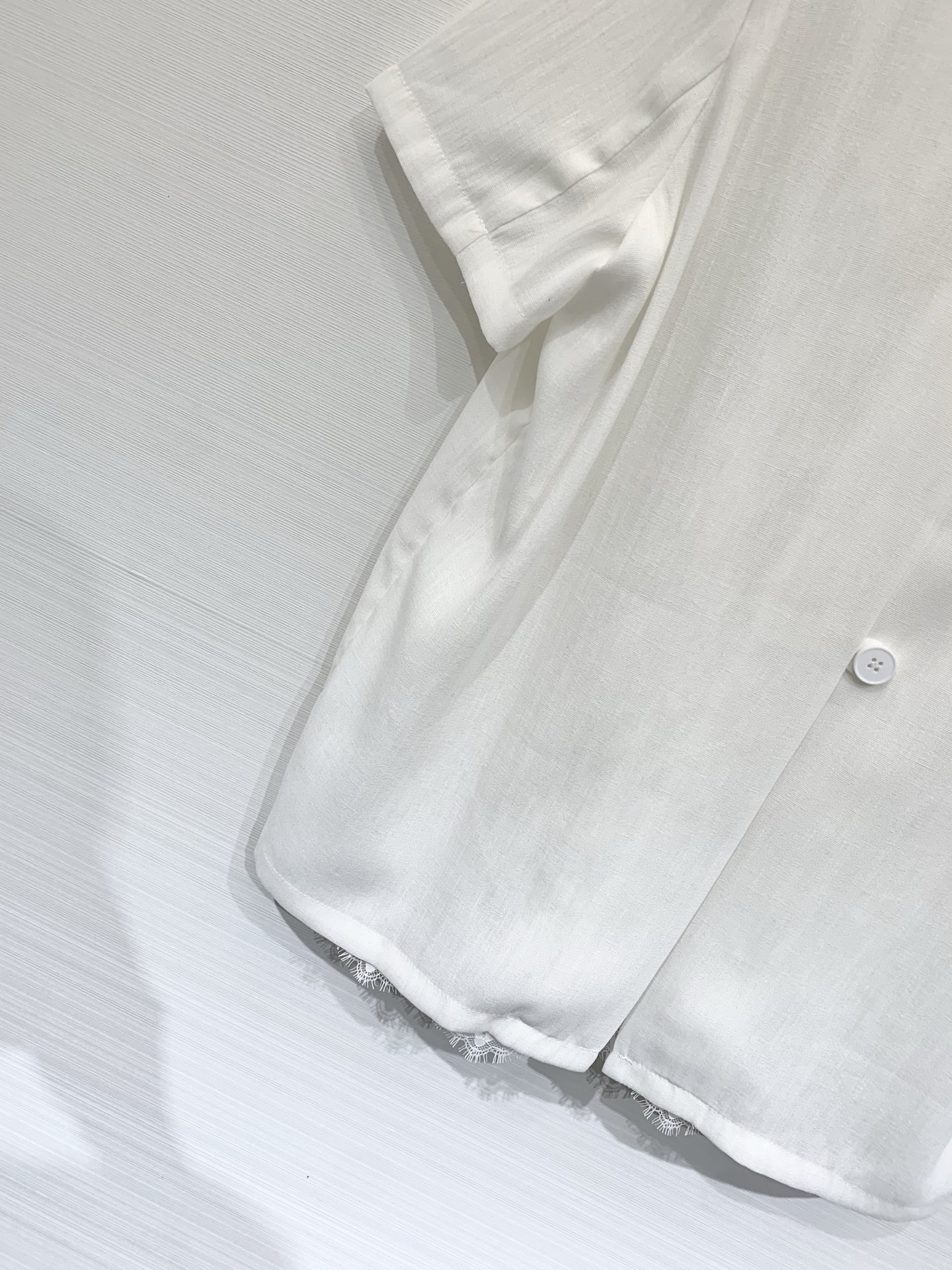 Chloé 26夏季新款 蕾丝拼接短袖西服外套，左胸Logo织唛标+领标，外层垂坠抗皱西装料，单排扣+双