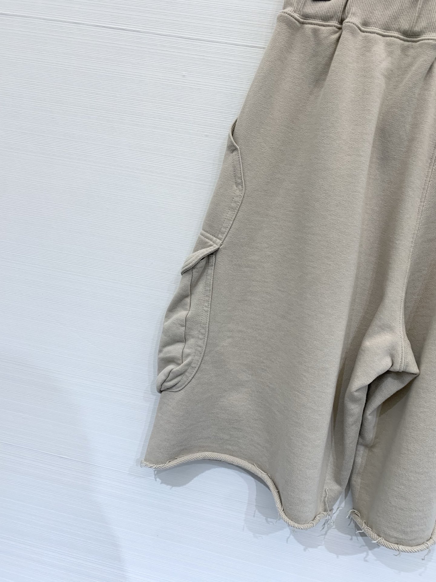 Courreges 26夏季新款 废土风工装卫裤，低饱和豆绿/奶雾米杏色，不挑黄皮超显白，重磅毛圈面料：