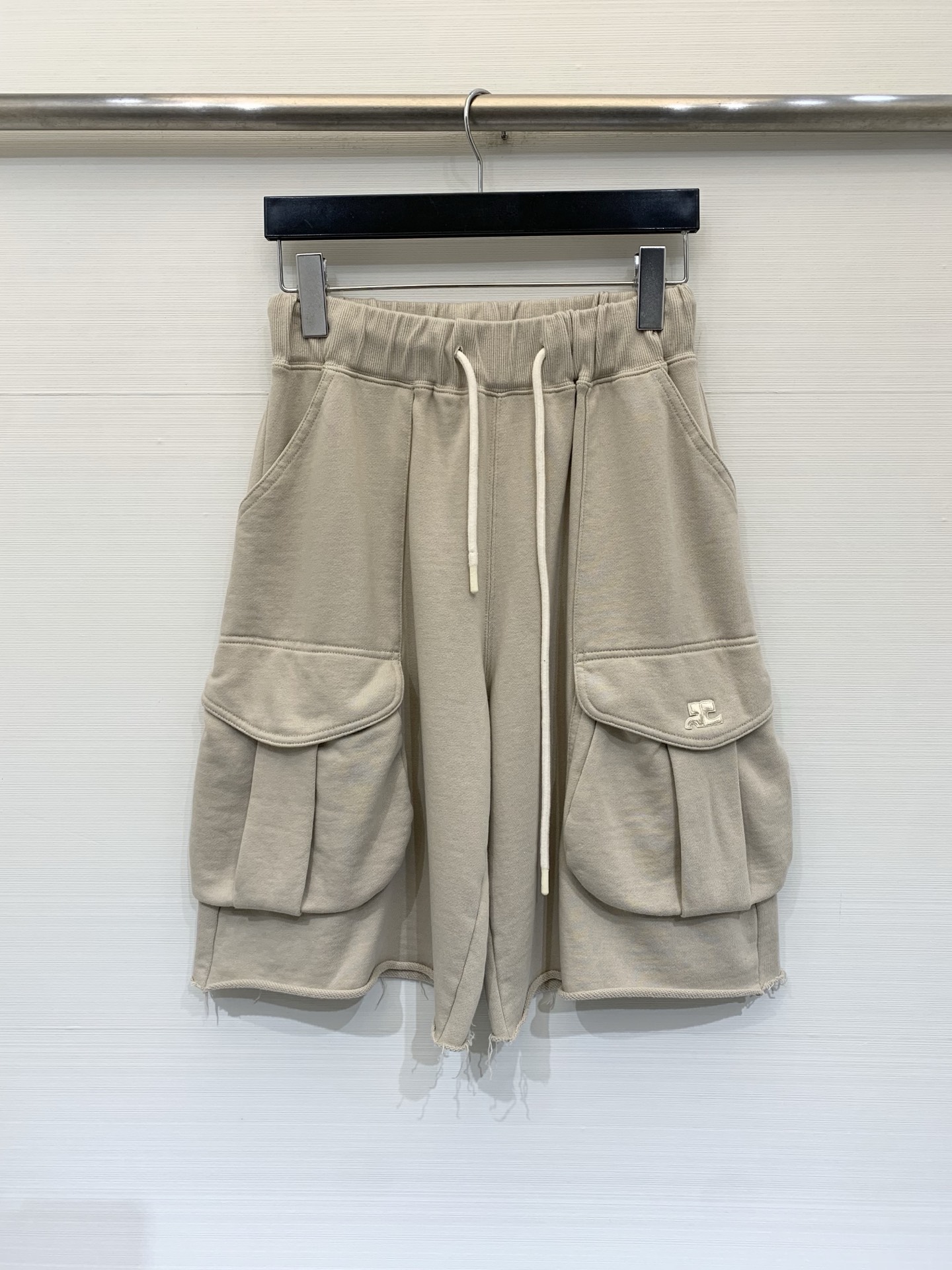 Courreges 26夏季新款 废土风工装卫裤，低饱和豆绿/奶雾米杏色，不挑黄皮超显白，重磅毛圈面料：