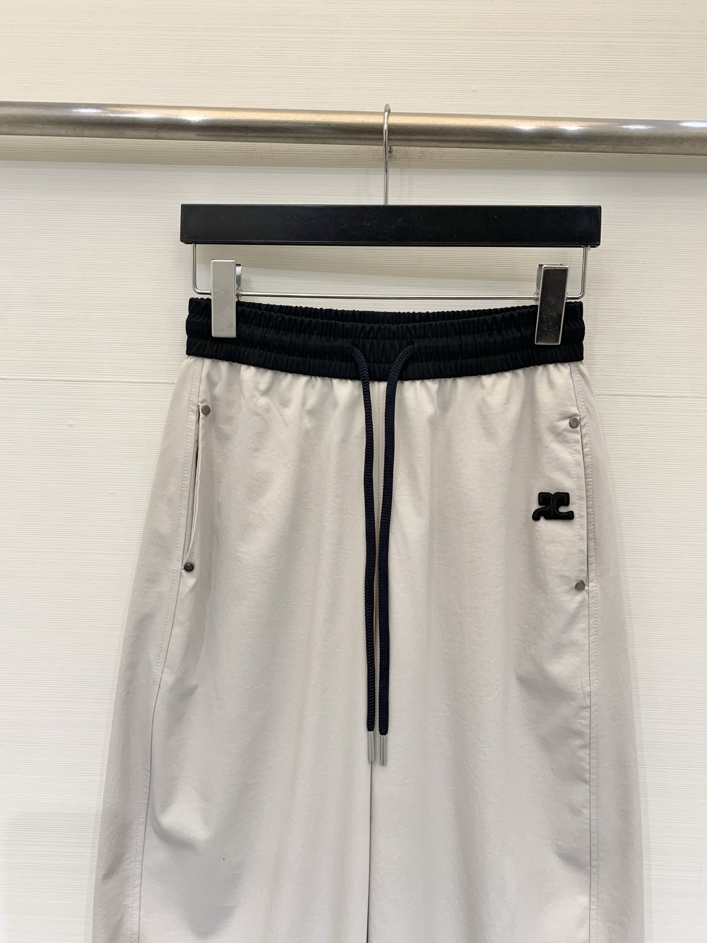 Courreges 26夏季新款 拼接撞色腰弯刀神裤，把松弛感焊在身上，这条自带慵懒buff的弯刀裤真的