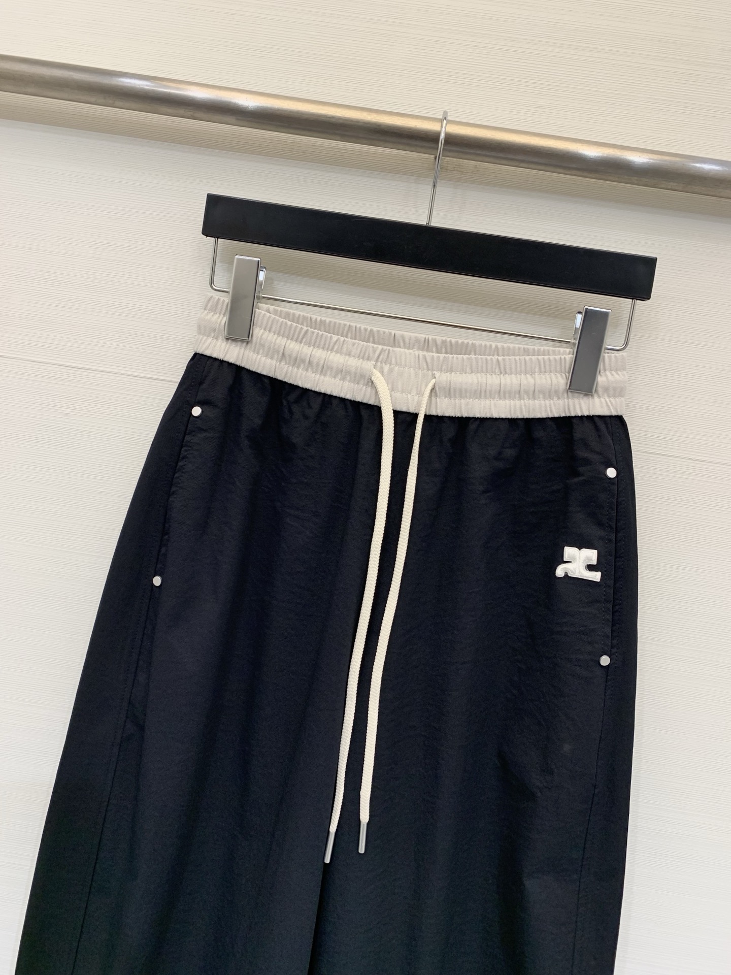 Courreges 26夏季新款 拼接撞色腰弯刀神裤，把松弛感焊在身上，这条自带慵懒buff的弯刀裤真的