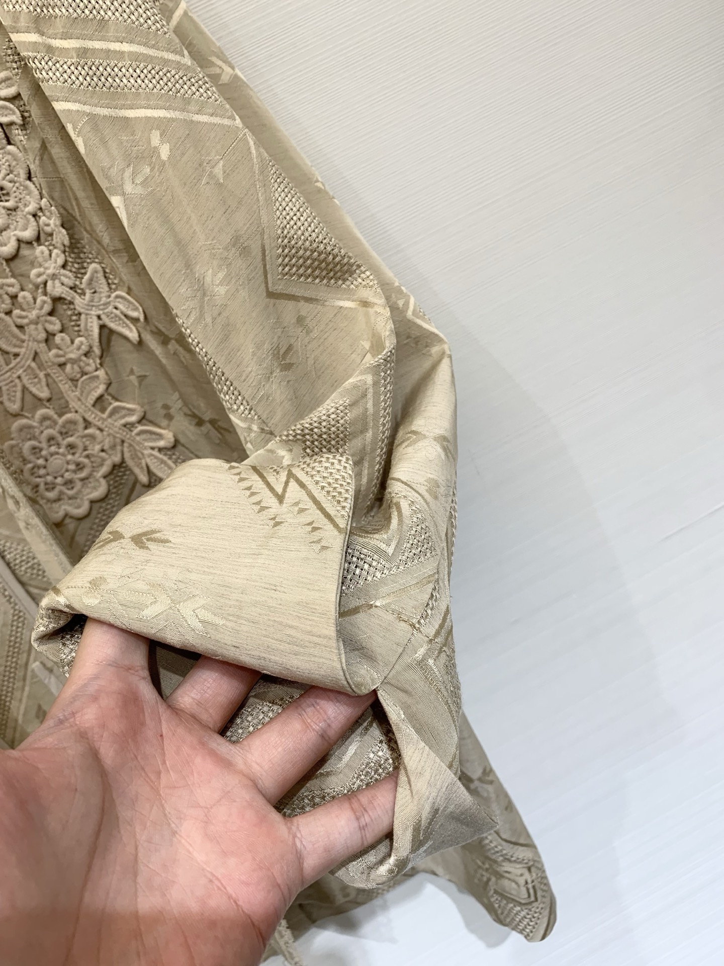 Isabel Marant 26夏季新款 镂空刺绣提花防晒外套，重工款，自带柔光滤镜的肌理面料+立体花卉