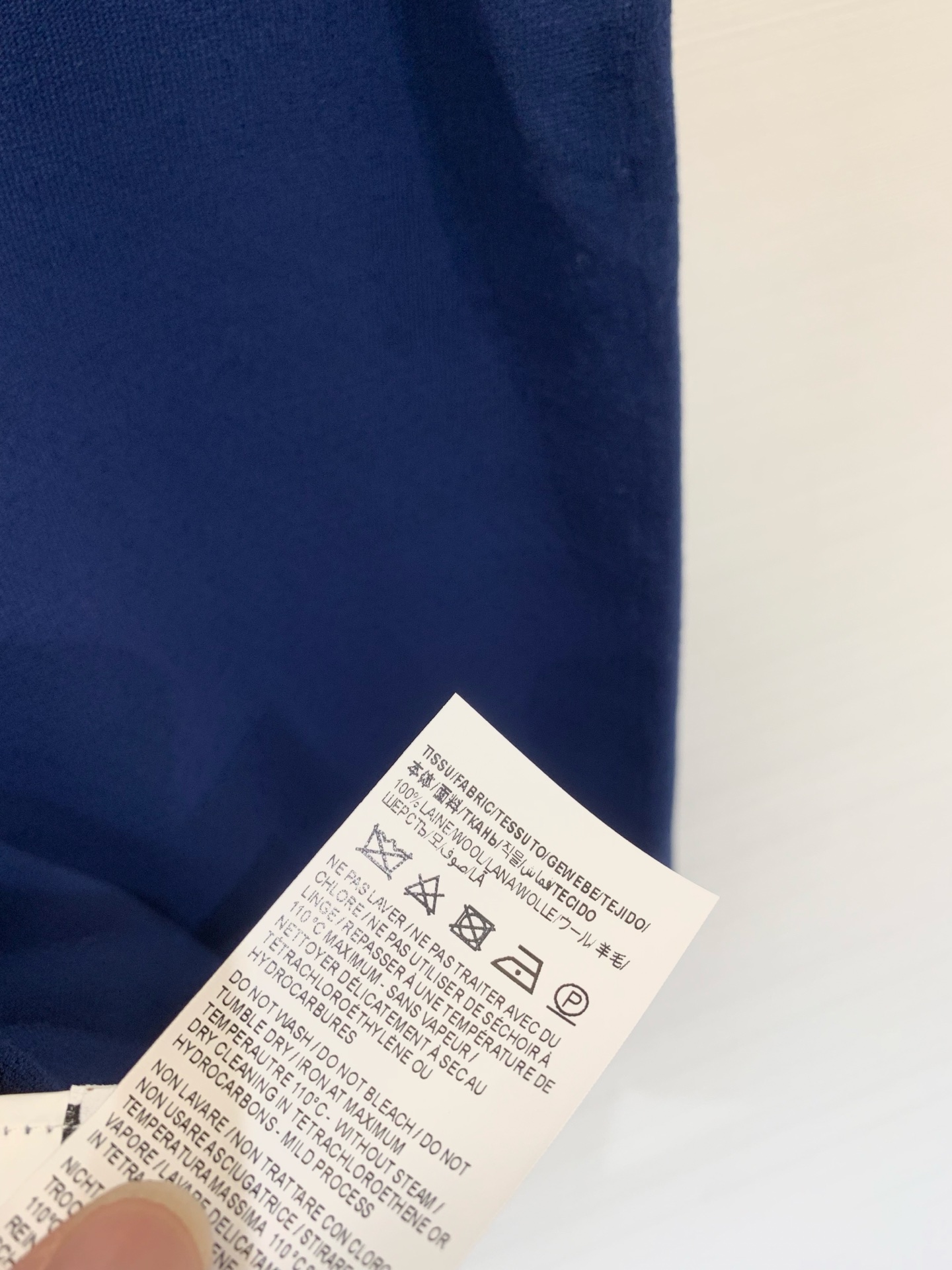 YSL 26夏季新款 休闲风背心款 logo图案修饰点缀 上身高级氛围感十足 码数SML