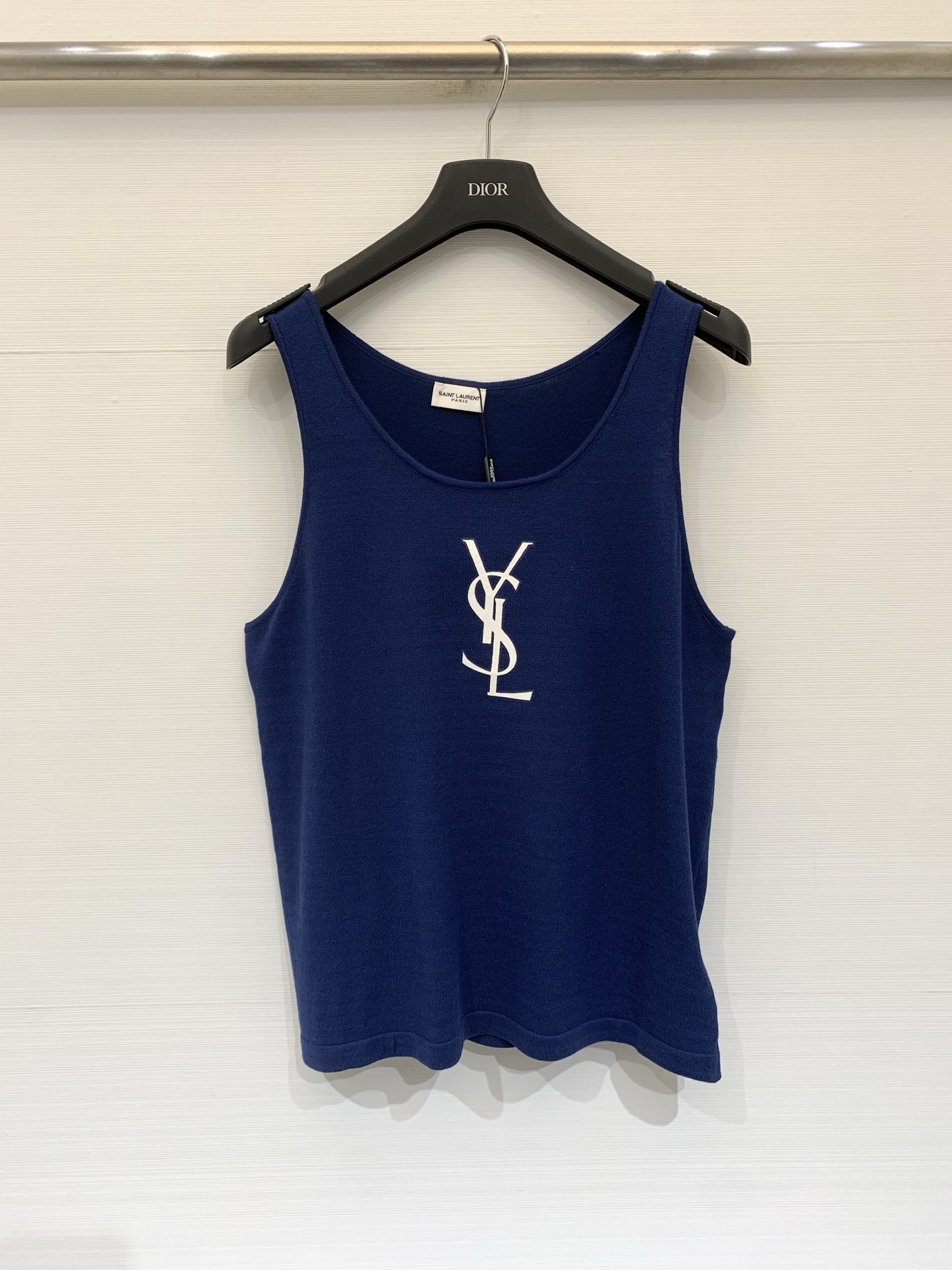 NO:841831,YSL 26 new summer style casual style vest style logo pattern decoration, the upper body is full of high-end atmosphere, size SML,, saint laurent,19860909YSL 26夏季新款 休闲风背心款 logo图案修饰点缀 上身高级氛围感十足 码数SML,,saint laurent,,Women's clothing