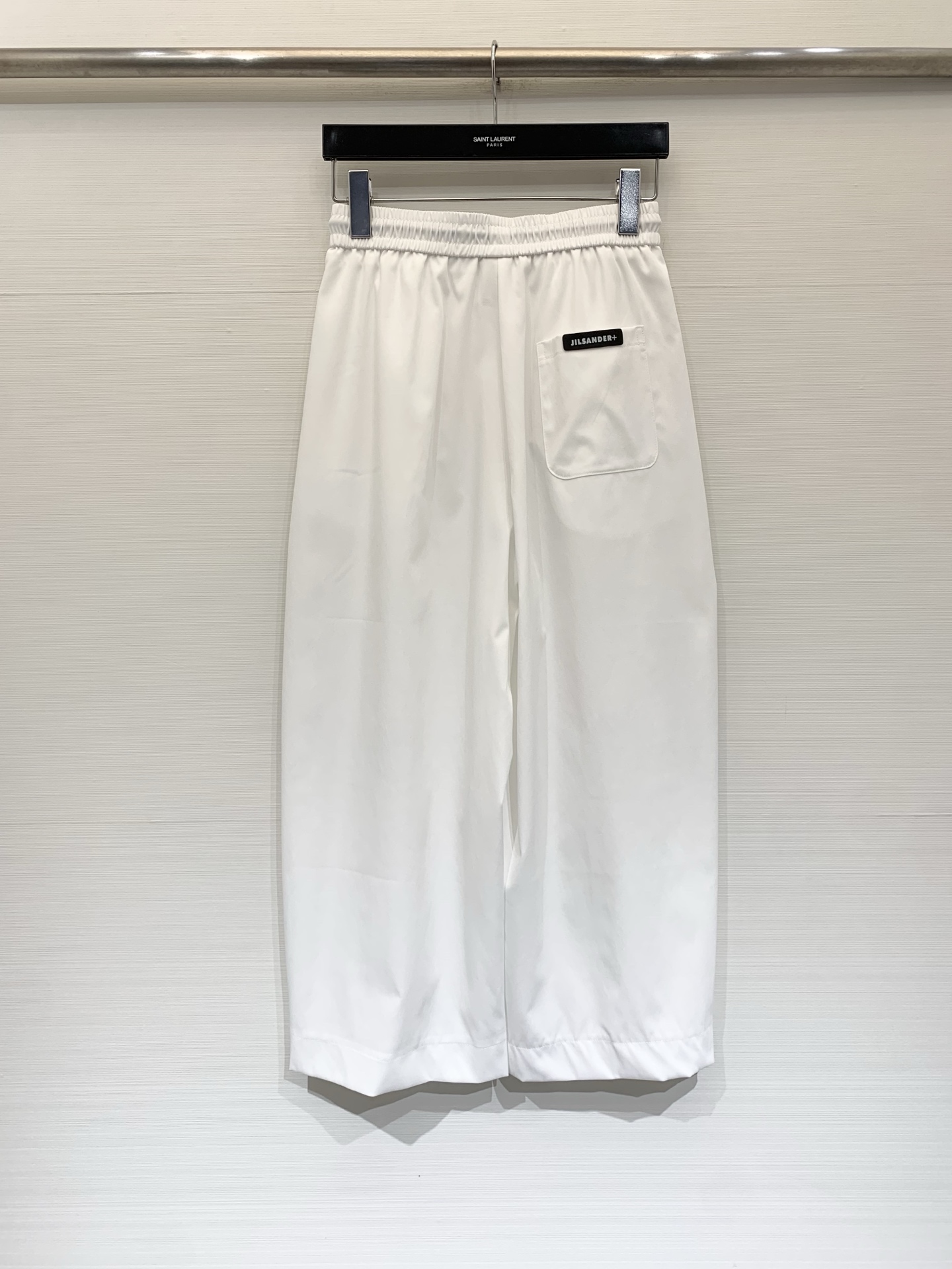 JILSANDER 26夏季新款 侧条纹松弛八分神裤，谁懂啊！这款也太藏肉了，高腰抽绳+侧条纹设计，自带