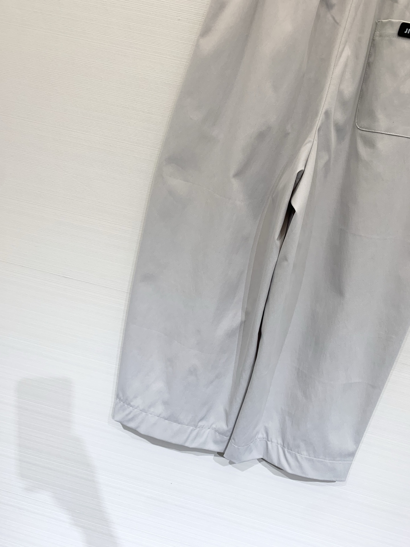 JILSANDER 26夏季新款 侧条纹松弛八分神裤，谁懂啊！这款也太藏肉了，高腰抽绳+侧条纹设计，自带